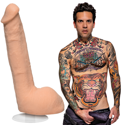 Small Hands - Realistic ULTRASKYN Dildo - 9 / 22 cm