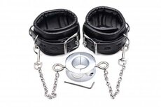 Hells Tether Ball Stretcher Met Enkelboeien Hells Tether Ball Stretcher Met Enkelboeien